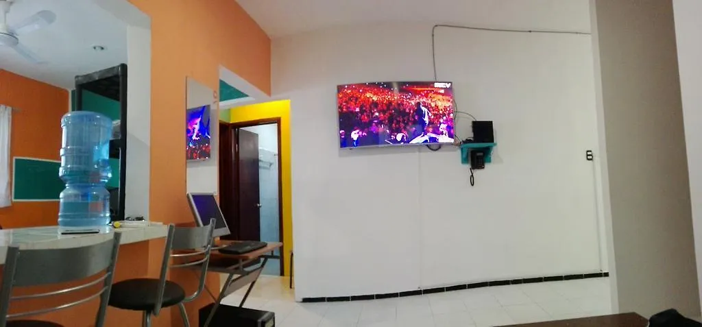 بلايا ديل كارمن Guacamaya Hostel المكسيك